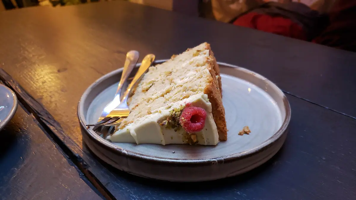 Crumble and Cake Company – cake maker in Swansea town centre